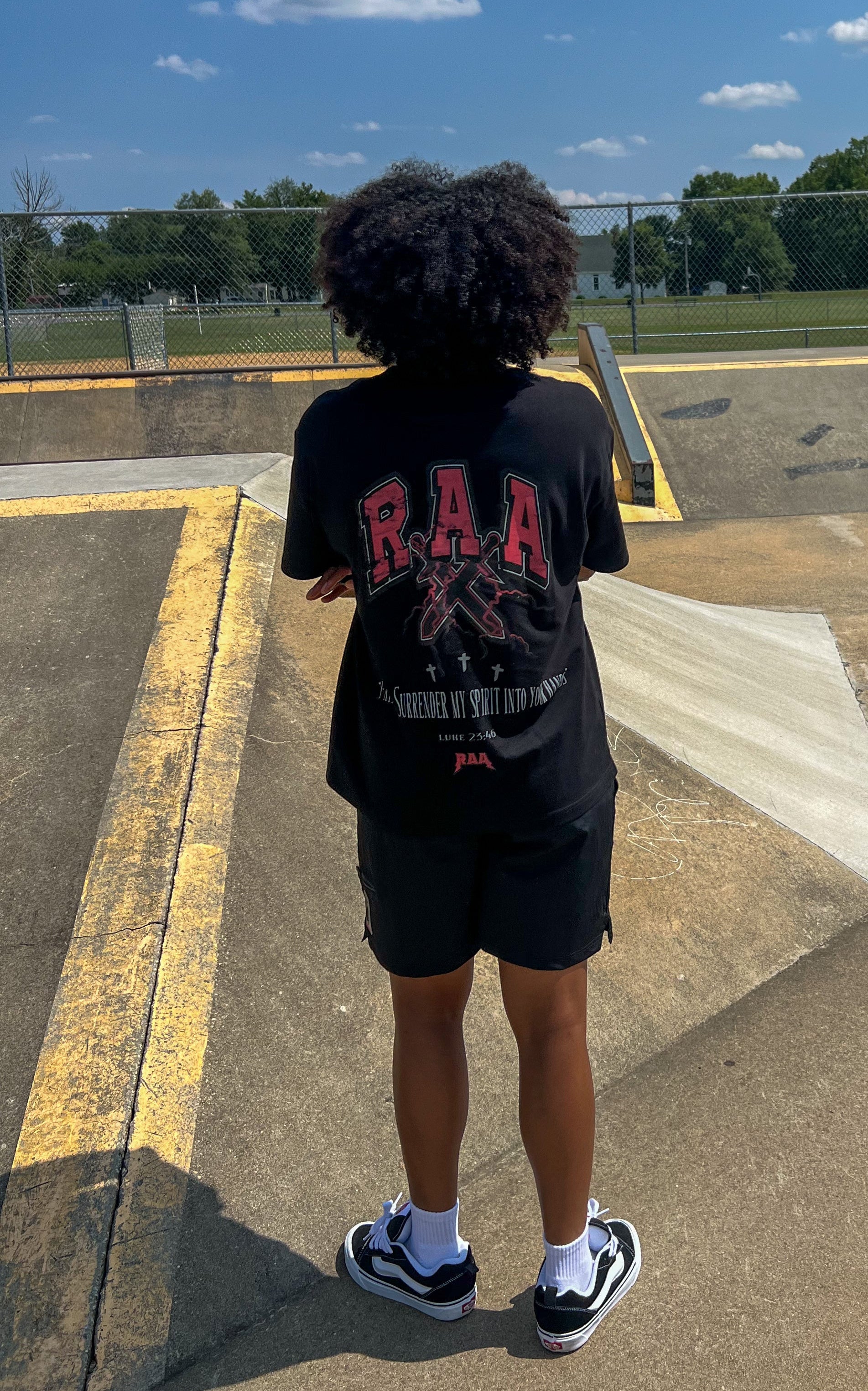 "SURRENDER MY SPIRIT" ESSENTIAL TEE (BLACK/RED)